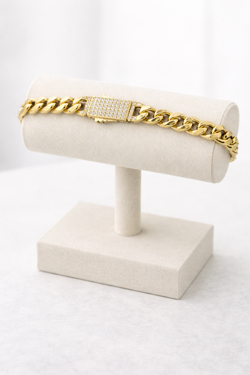 Bold gold Cuban Link Bracelet